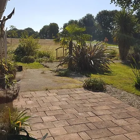 Le Jardin Des Chenes Konukevi *